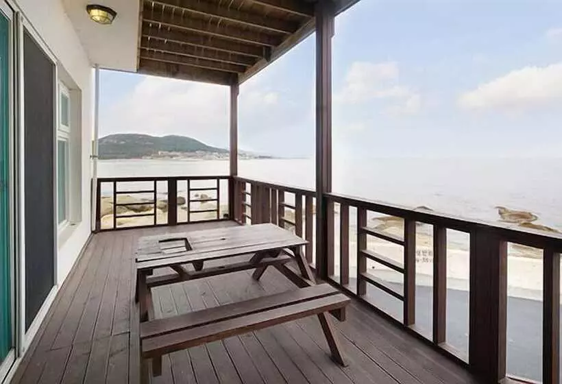 Pohang Sea Shore Pension