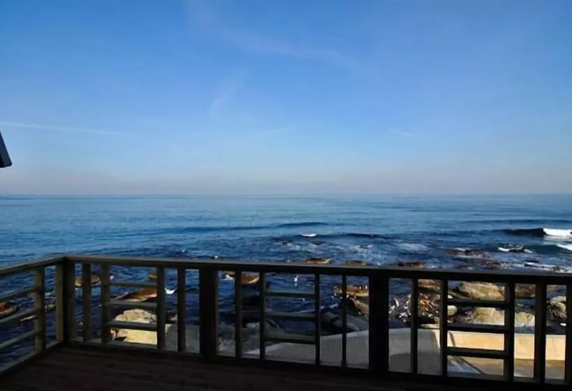 Pohang Sea Shore Pension