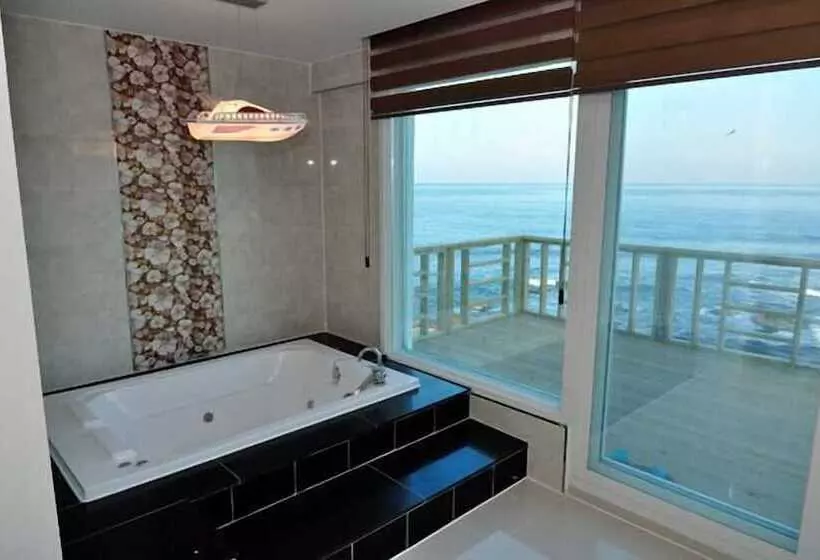 Pohang Sea Shore Pension