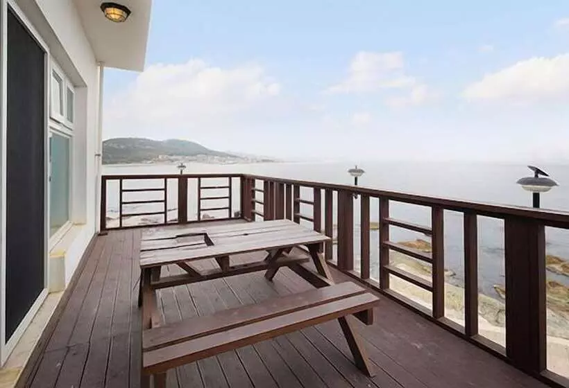 Pohang Sea Shore Pension