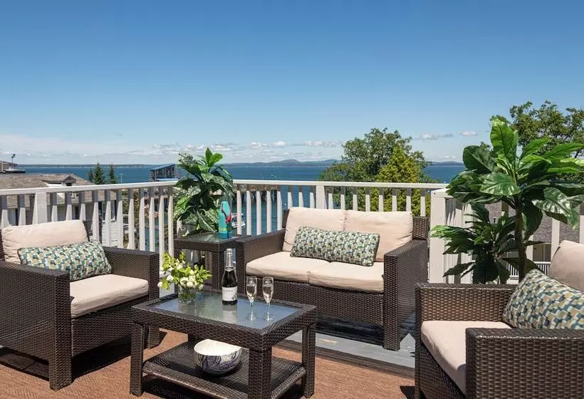 Atlantic Oceanside Hotel & Conference Center