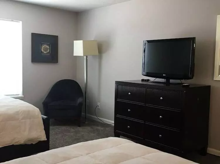 فندق Ambassador Inn