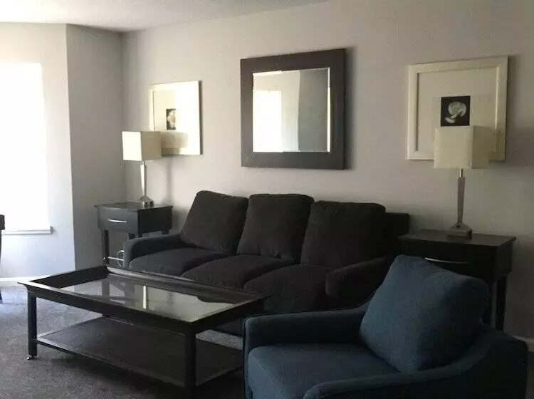 فندق Ambassador Inn