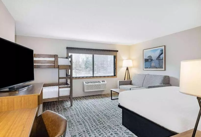 Hotelli Americinn By Wyndham Duluth South Proctor Black Woods Event Ctr