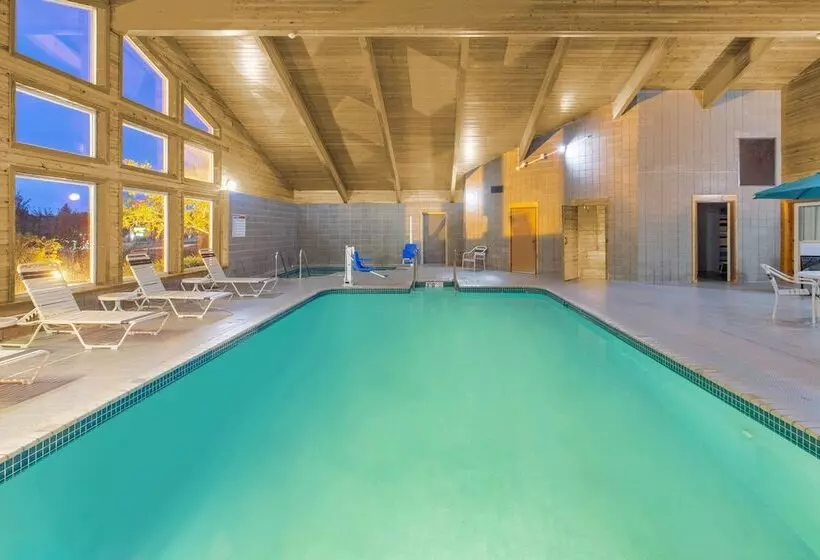 Отель Americinn By Wyndham Rhinelander