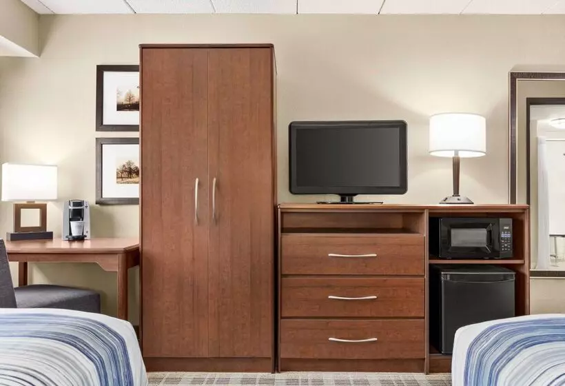 Hotelli Americinn By Wyndham Roseau