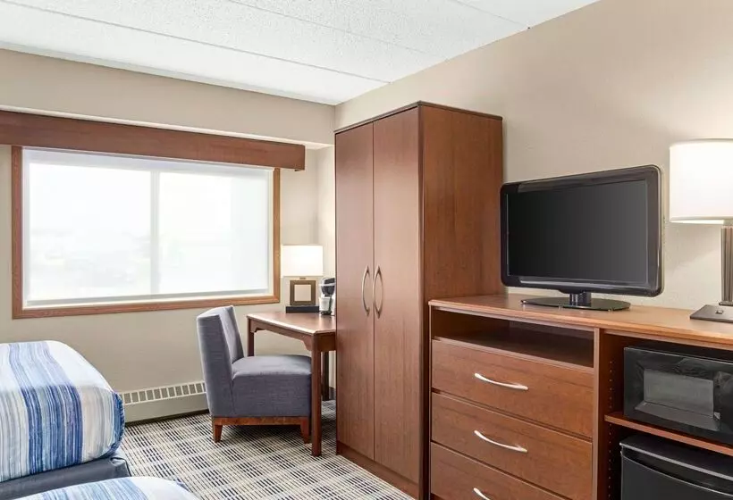 Hotelli Americinn By Wyndham Roseau