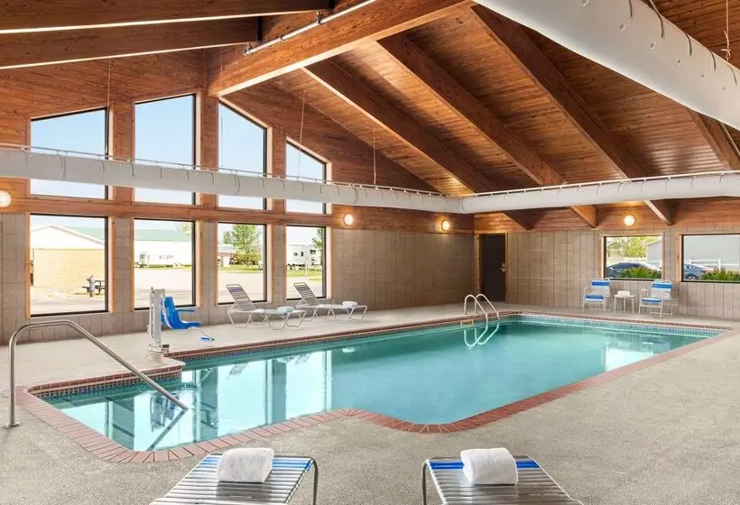 Hotelli Americinn By Wyndham Roseau