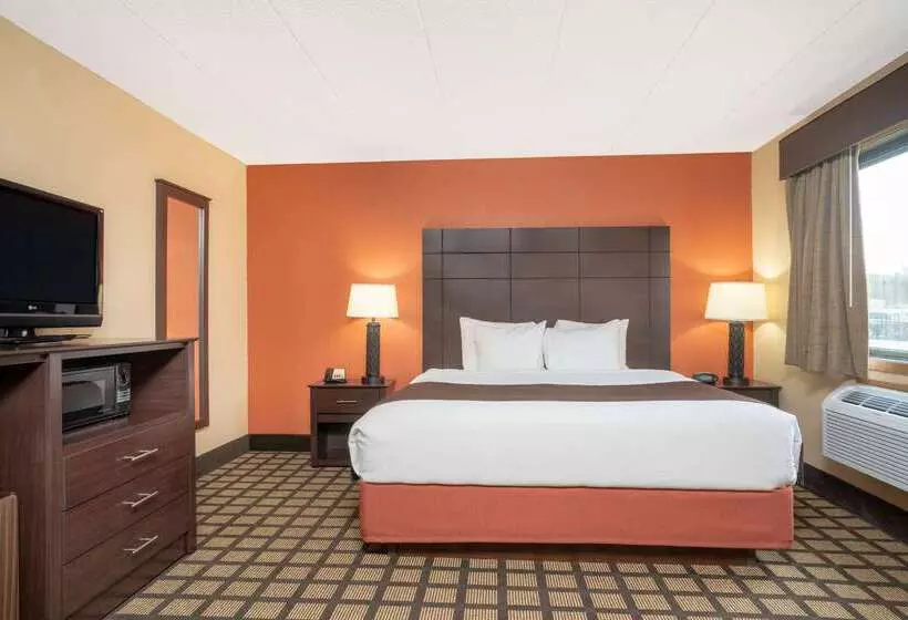 ホテル Baymont By Wyndham Lakeville