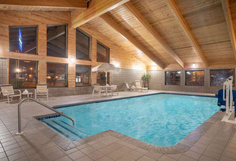 Отель Baymont By Wyndham Lakeville