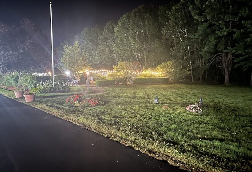 בית מלון כפרי Anchorage Inn Rochester