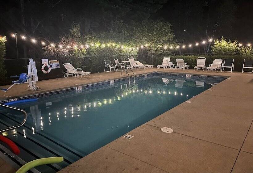 בית מלון כפרי Anchorage Inn Rochester