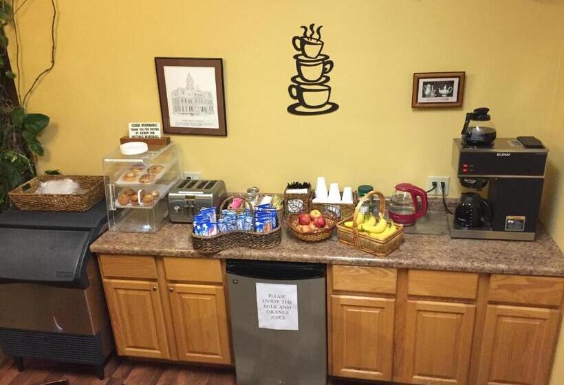 Otel Arbor Inn Of Historic Marshall