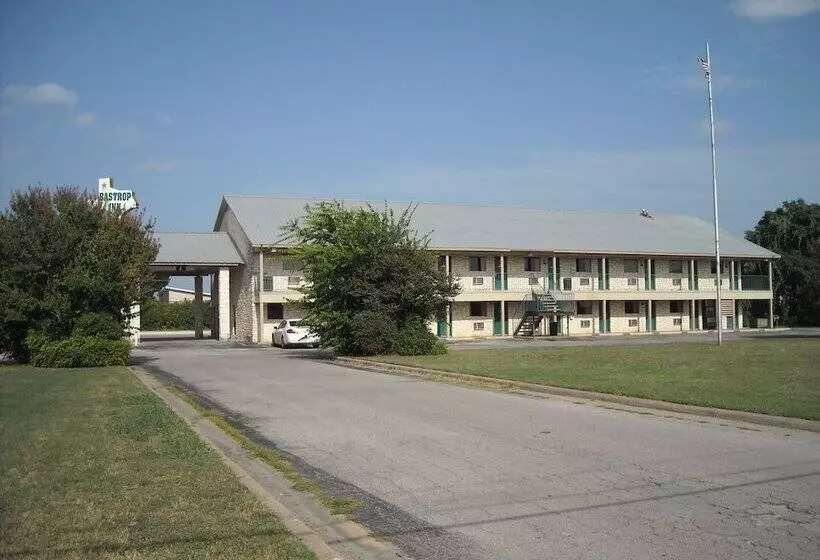 호텔 Bastrop Inn