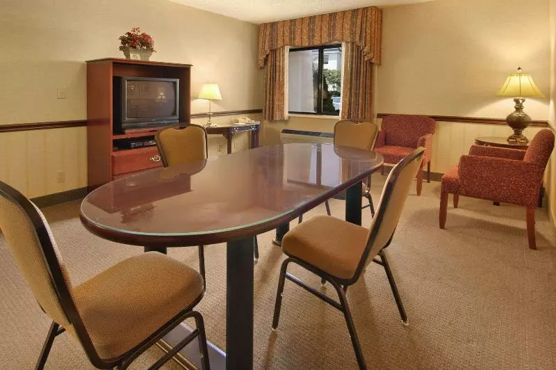 ホテル Baymont By Wyndham Corydon