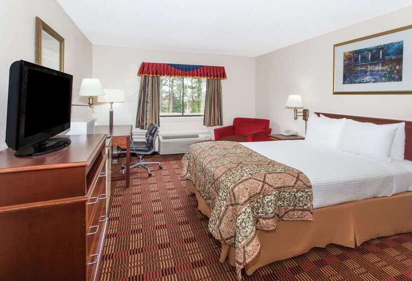 هتل Baymont By Wyndham Smyrna