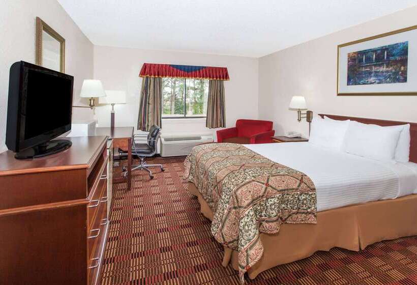 هتل Baymont By Wyndham Smyrna