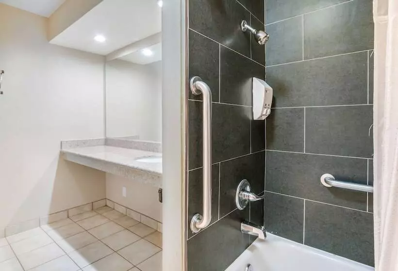 Отель Hacienda At Ontario Ranch