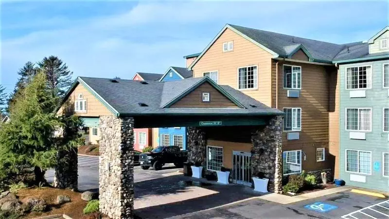 Отель The Ashley Inn & Suites