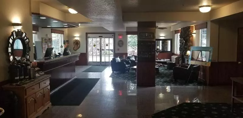 Отель The Ashley Inn & Suites