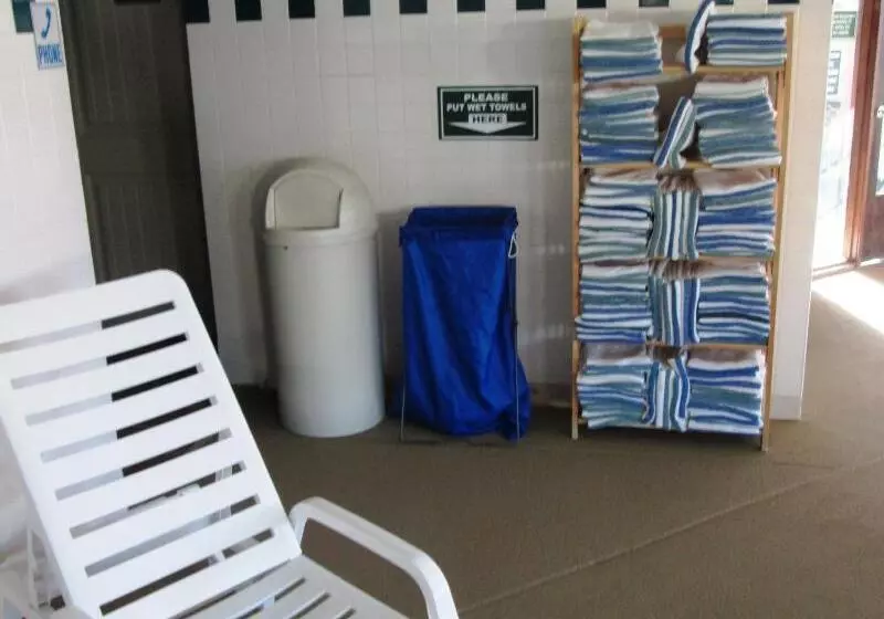 Отель The Ashley Inn & Suites