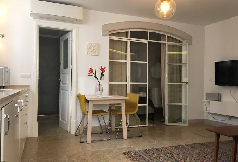 Almamater Lisbon Apartments