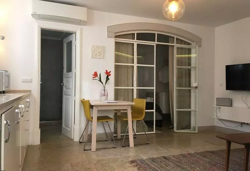 Almamater Lisbon Apartments