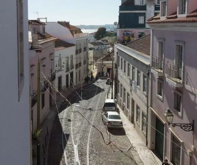 Almamater Lisbon Apartments