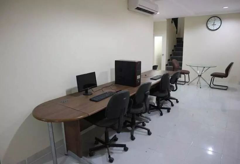 Ethan Hotel Cilincing Plaza