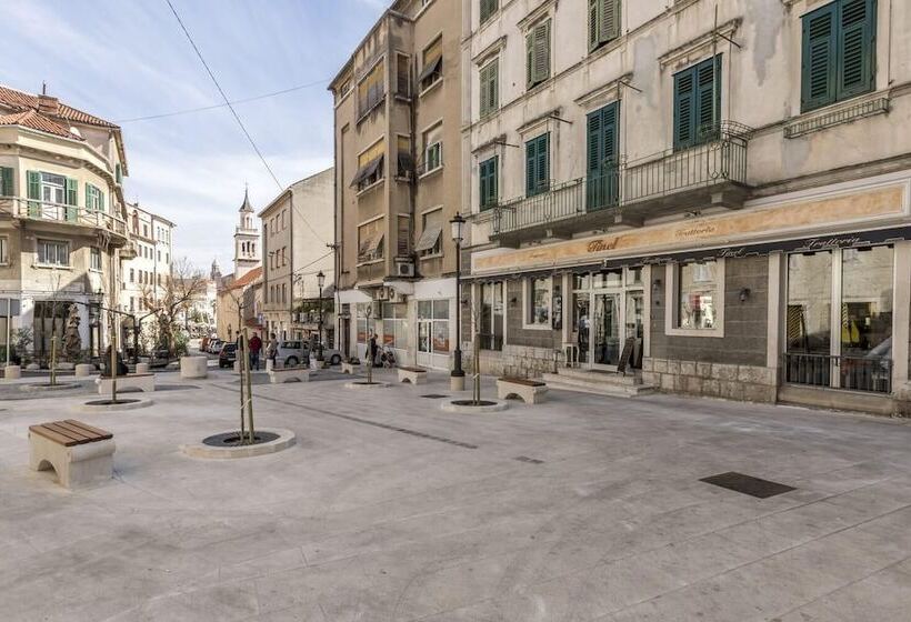 Hotel Jupiter Lux Rooms