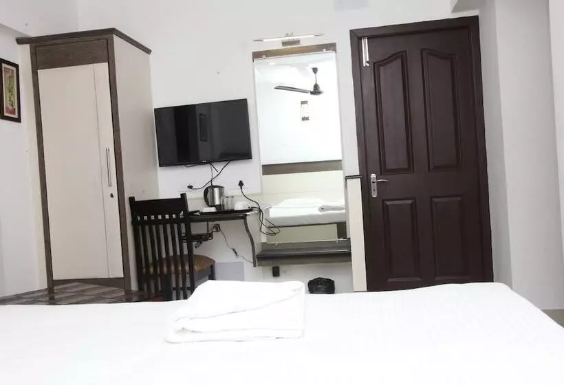 Hotelli Karpagam International