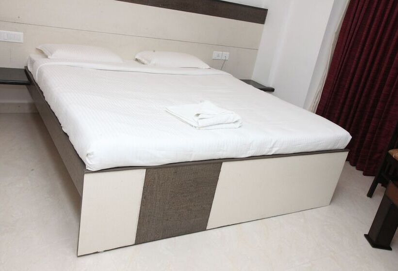 酒店 Karpagam International