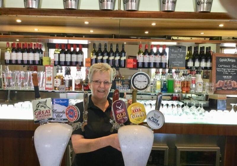 모텔 Northside Hotel Albury