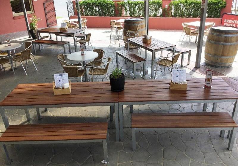 모텔 Northside Hotel Albury