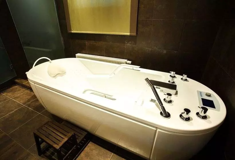 Lomakeskus Tsarstvo Korolevstvo