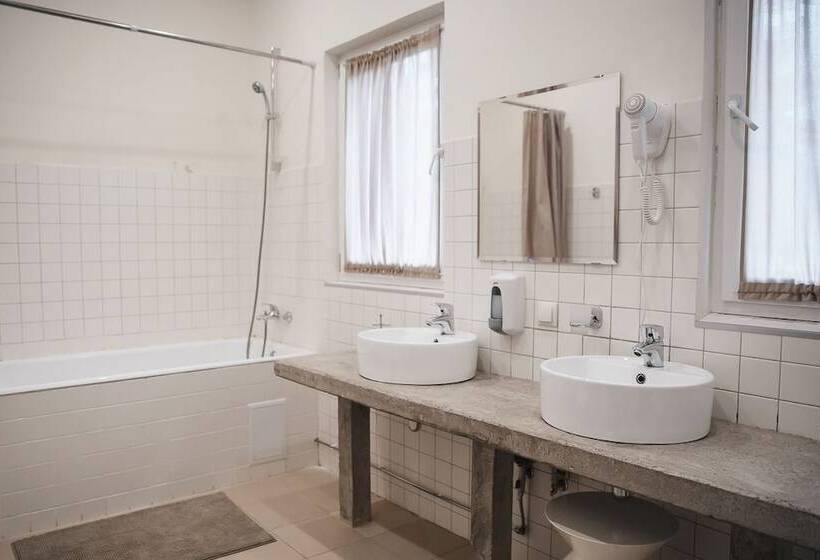 리조트 Tsarstvo Korolevstvo