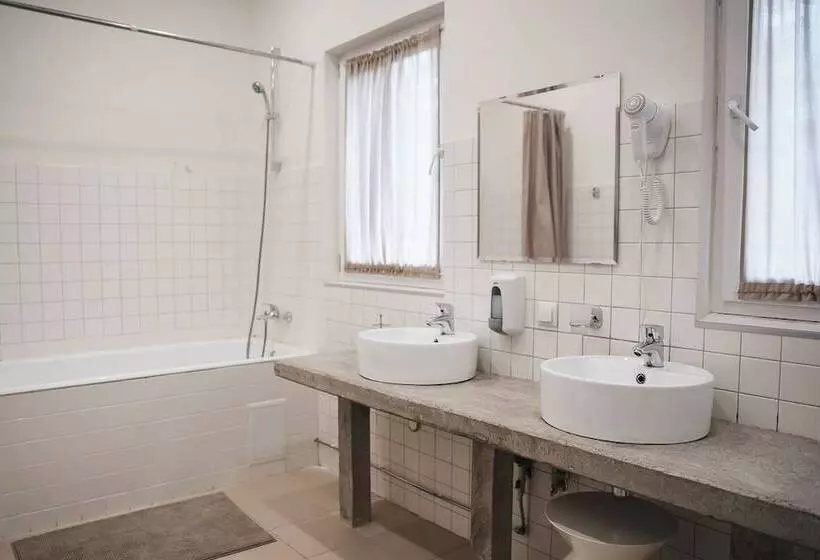 Lomakeskus Tsarstvo Korolevstvo