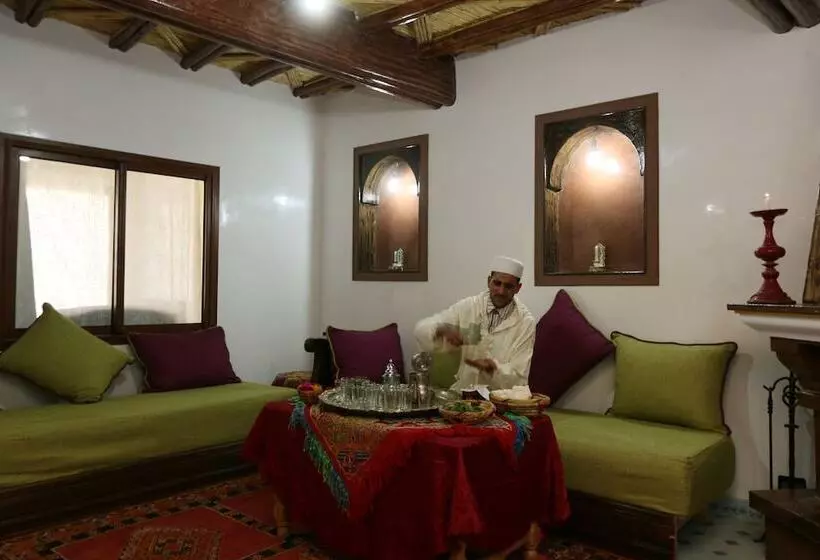 Roches Aremd   Hostel