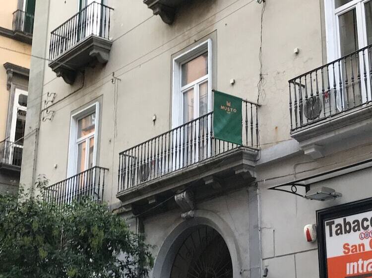 تختخواب و صبحانه Musto Suites & Rooms