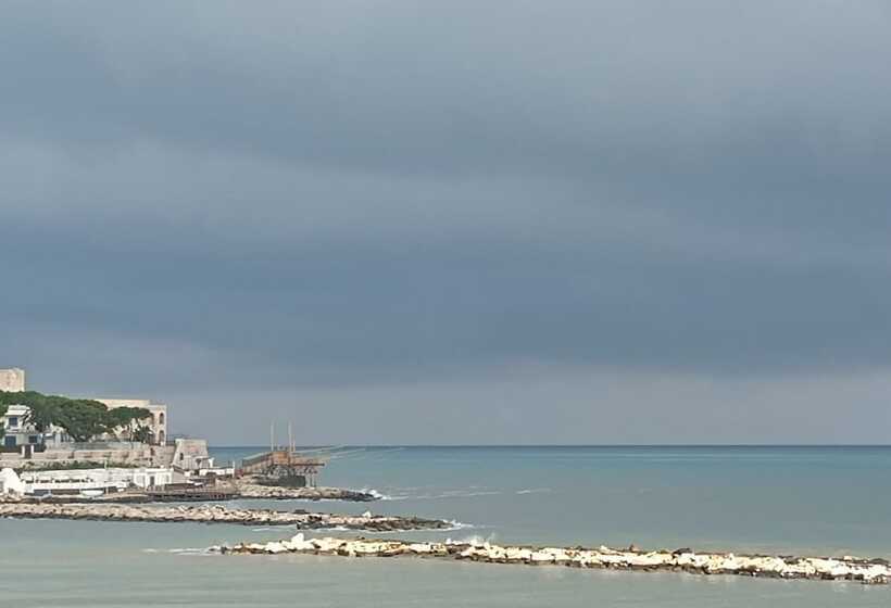 تختخواب و صبحانه Travel And Living