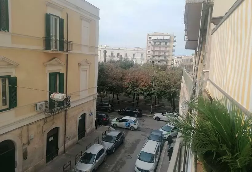 ベッドアンドブレックファースト Travel And Living