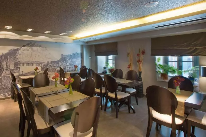 هتل Aion Luxury