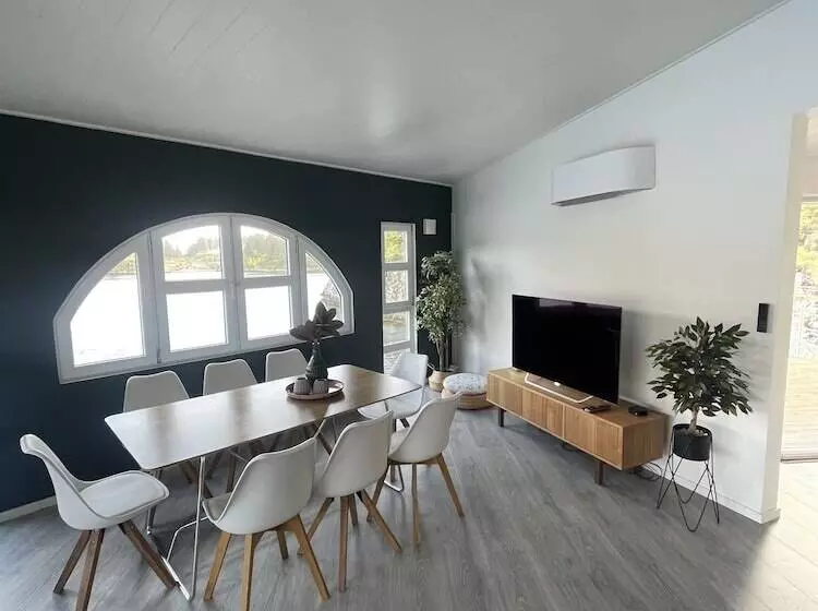 Hotelli Floating Villa Bergen