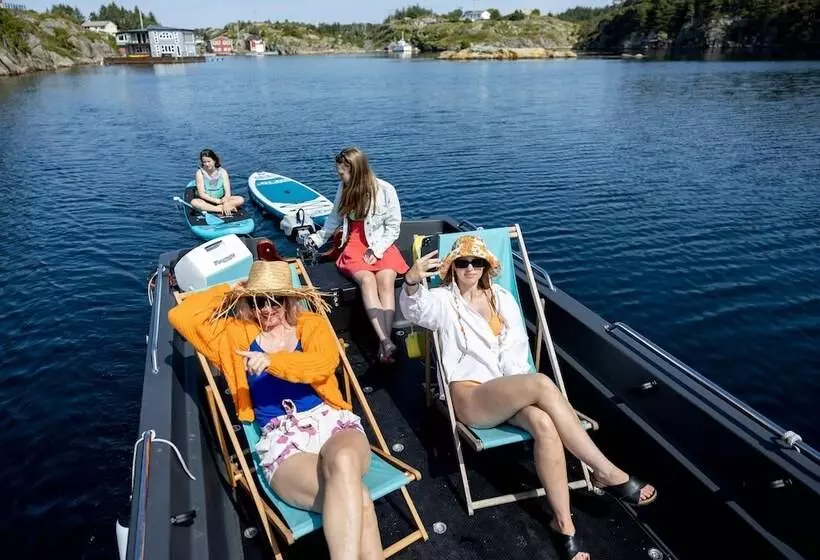 Hotelli Floating Villa Bergen