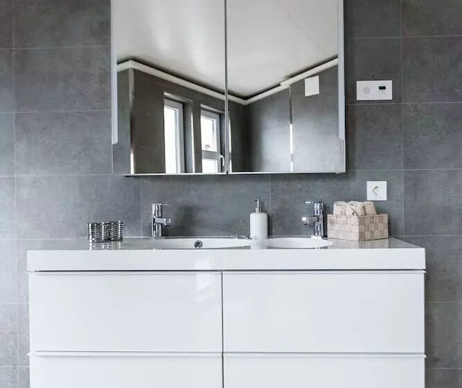 Hotelli Floating Villa Bergen