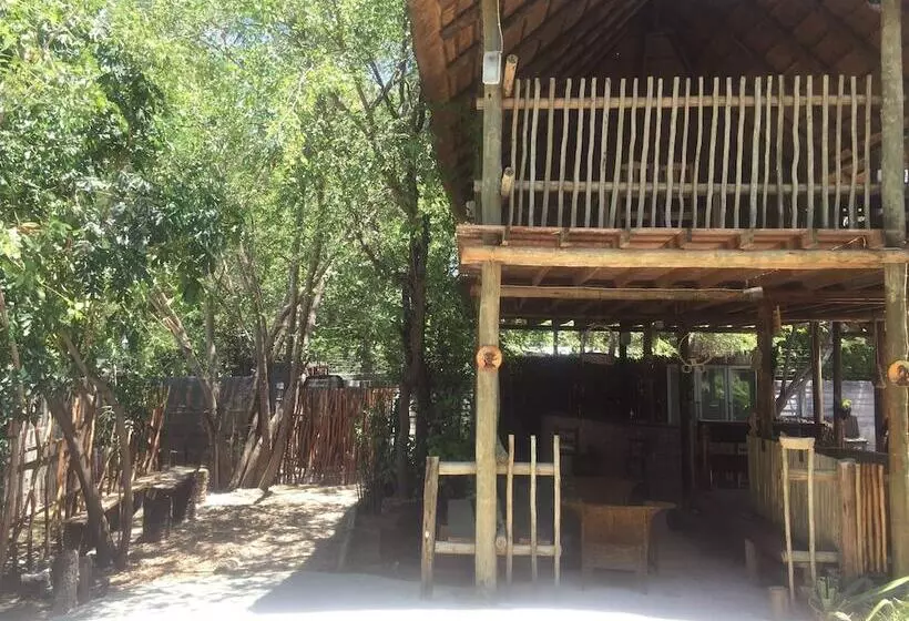 هتل Laphroiag Luxury Chalets