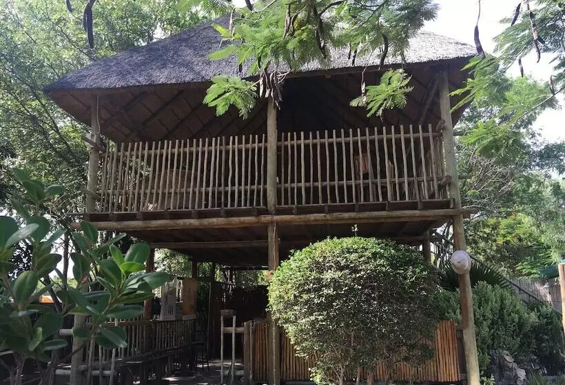 هتل Laphroiag Luxury Chalets