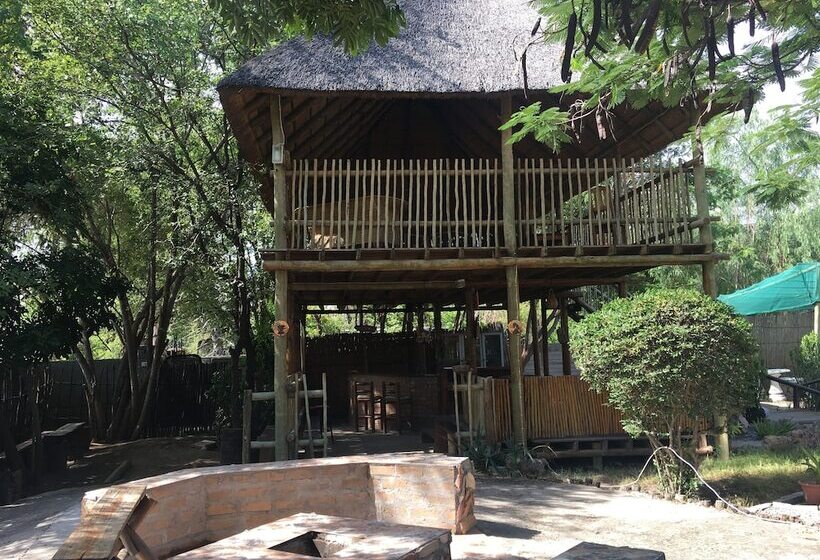 هتل Laphroiag Luxury Chalets