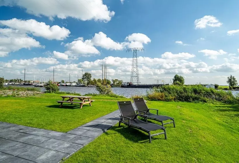 Hotelli Recreatiepark Tusken De Marren