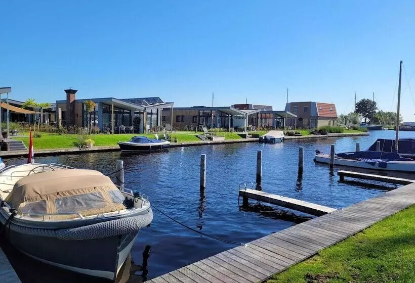 Hotelli Recreatiepark Tusken De Marren